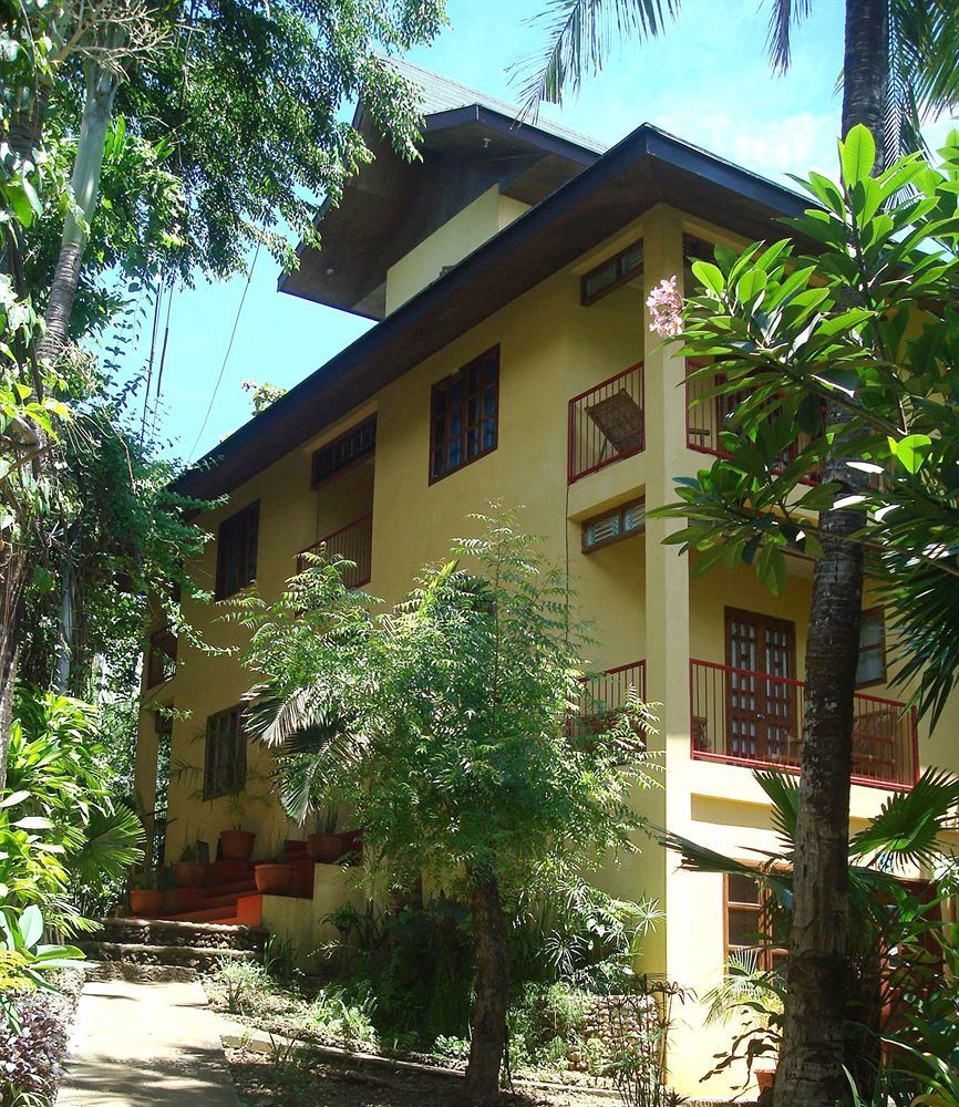 Sun Garden Hilltop Resort Manoc-Manoc Exterior photo