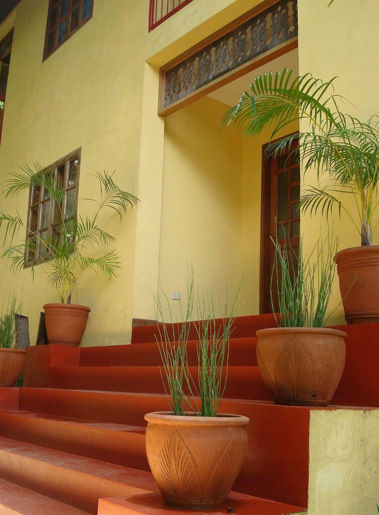 Sun Garden Hilltop Resort Manoc-Manoc Exterior photo