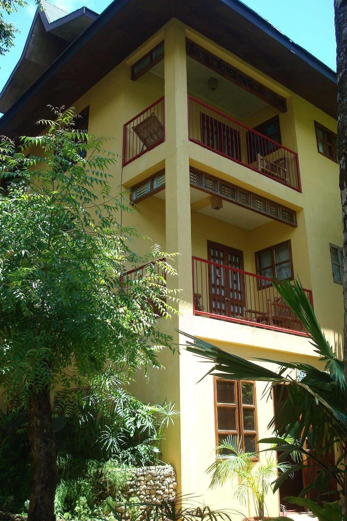 Sun Garden Hilltop Resort Manoc-Manoc Exterior photo